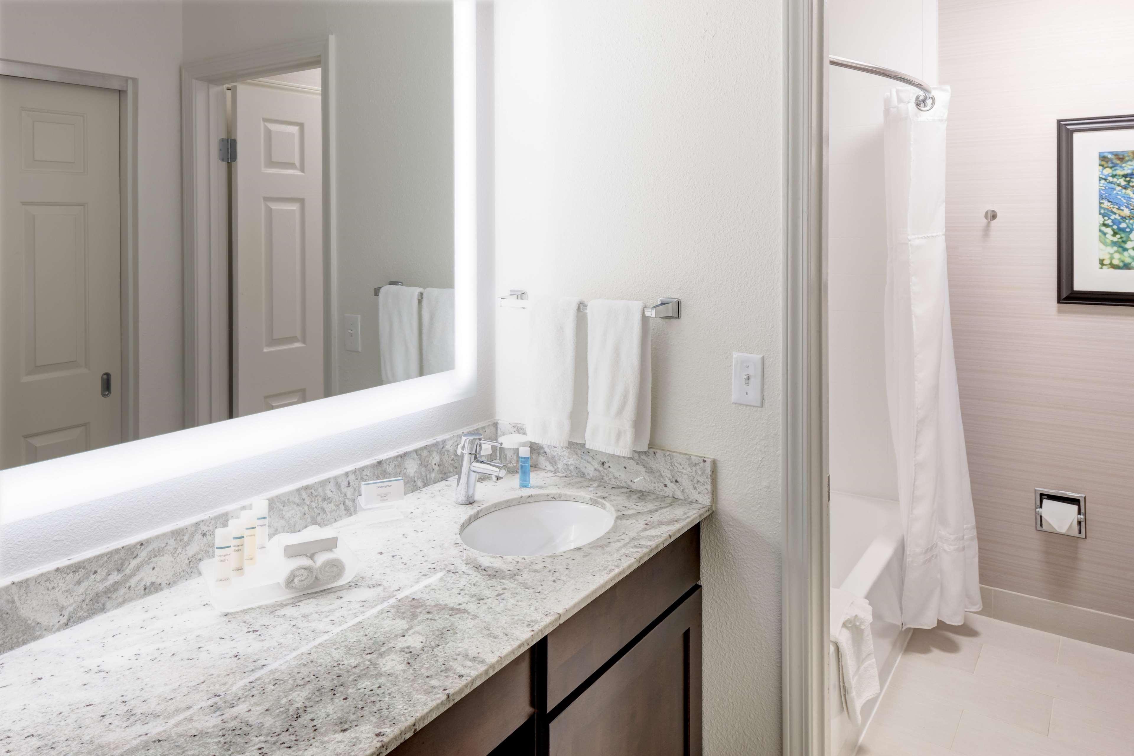 Homewood Suites By Hilton Seattle-Tacoma Airport/Тукуила Екстериор снимка
