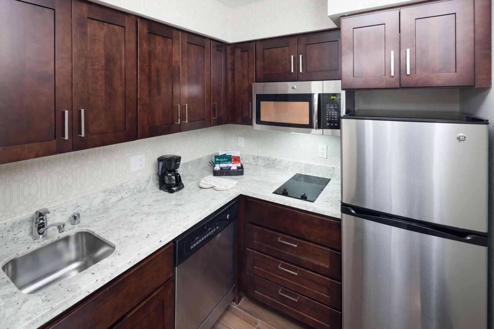 Homewood Suites By Hilton Seattle-Tacoma Airport/Тукуила Екстериор снимка